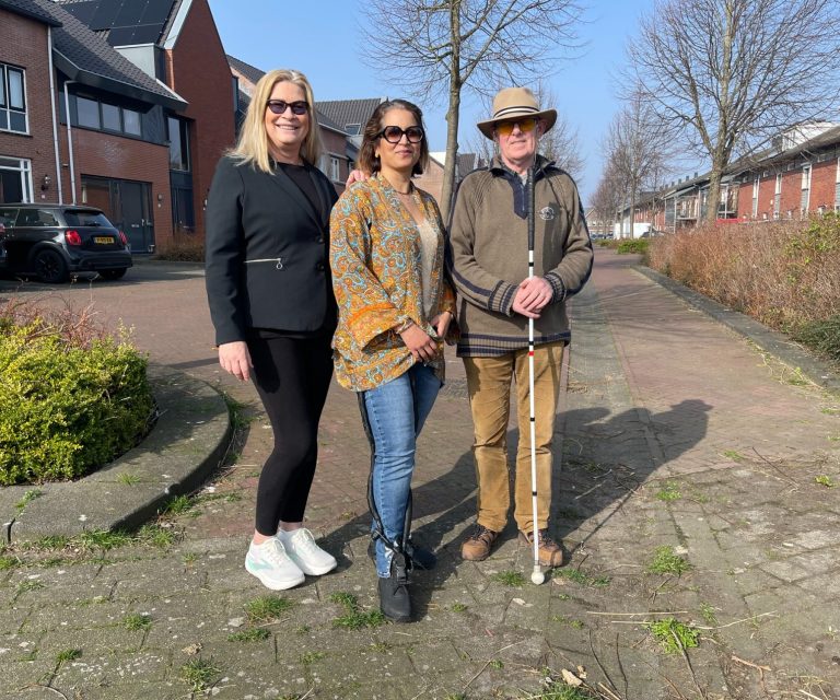 Groepsfoto met Ellen, Geetha en Henk Groepsfoto met Ellen, Geetha en Henk
